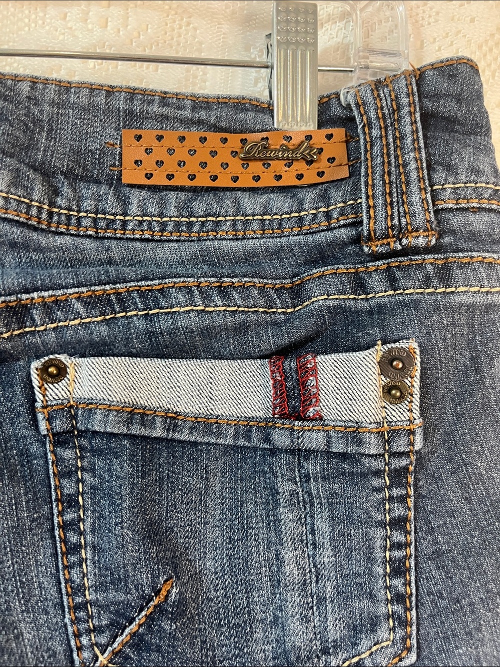 Rewind Low Rise Double Button Capri 7 - Picture 6 of 6